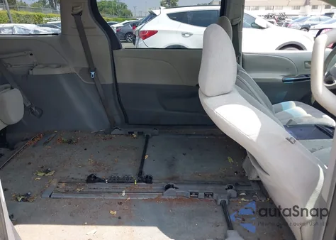 2011 Toyota Sienna Le V6 из США, поврежденный, VIN 5TDKK3DC5BS138299